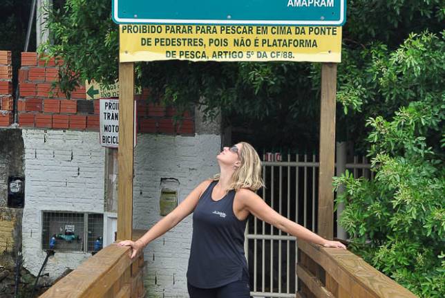 A caminho da praia do Matadeiro, na costa sul de Florianópolis, em Santa Catarina